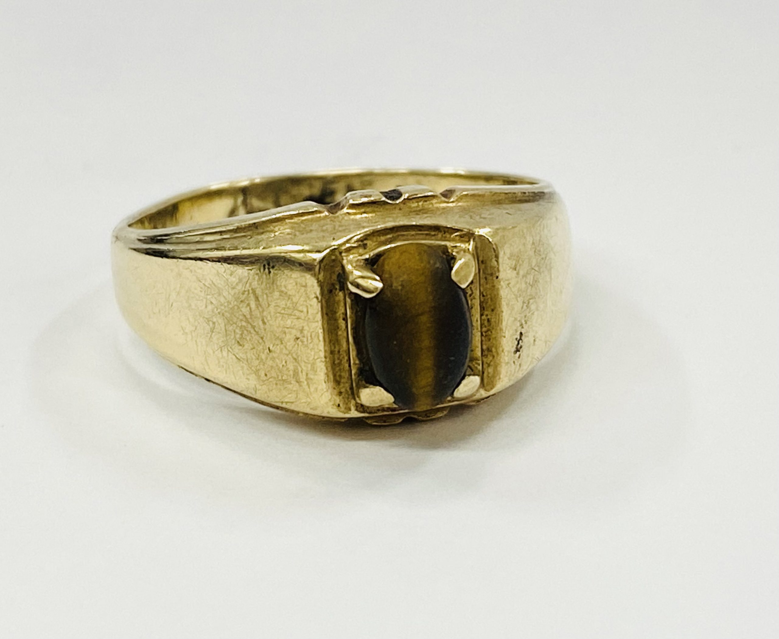 3.837g 10K Yellow Gold Ring w/Tigers Eye Stone (Size 9) Most Wanted Pawn