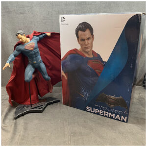DC Collectibles Statue - Batman V Superman Dawn Of Justice Superman