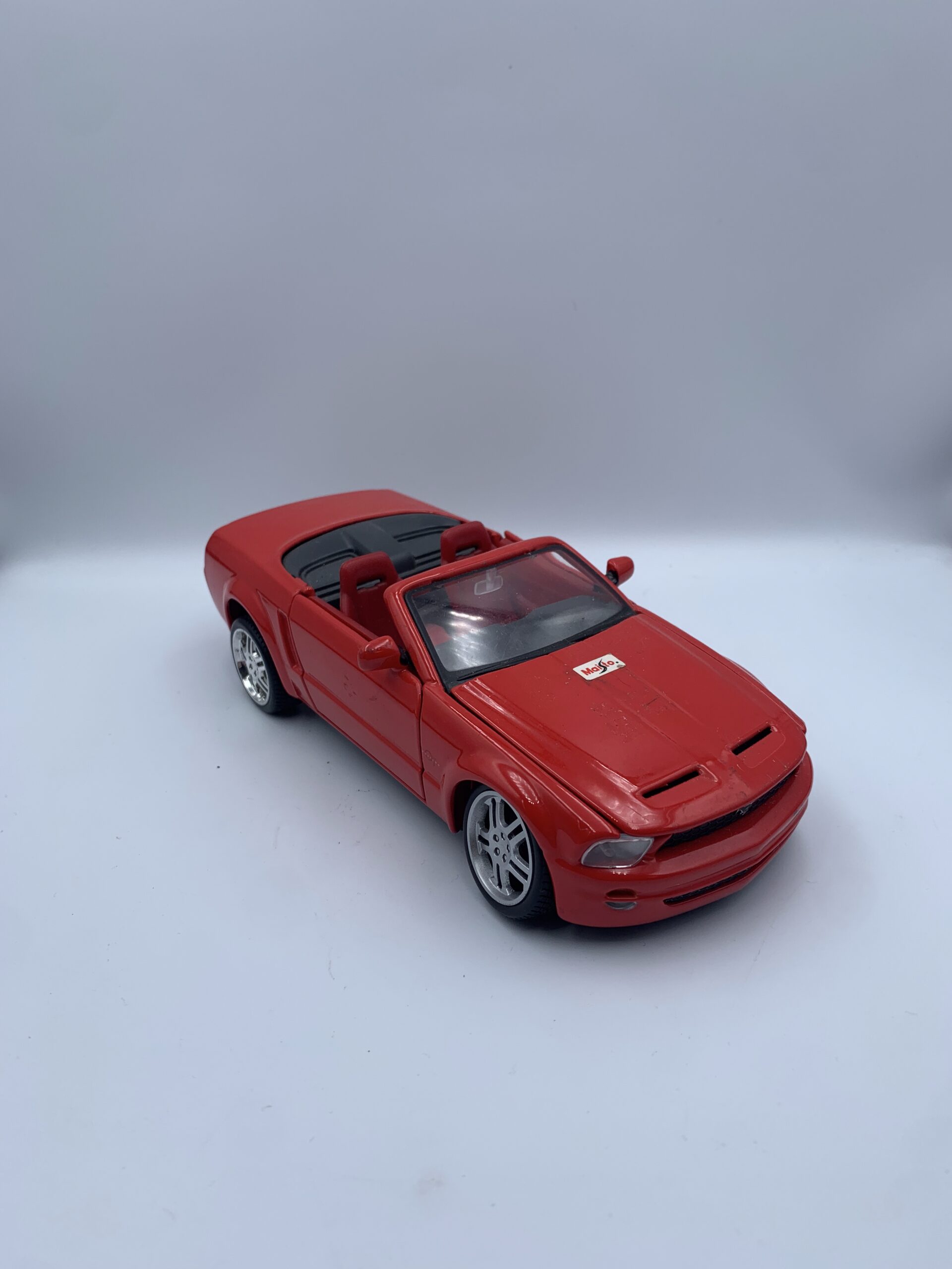 Maisto 1/24 Ford Mustang GT Concept (Missing Rear Arch)