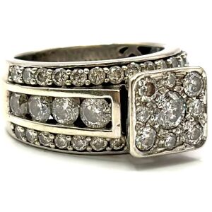 10k White Gold Diamond Ring - Multi-Stone Raised Centrepiece